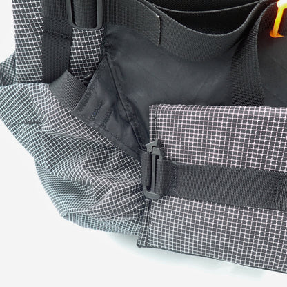 Detachable padded hip belt
